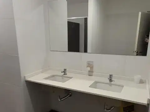 Alquiler Oficina 480 m2 en 1er piso - Panamericana km. 39 y Avda. Benavidez, Benavidez