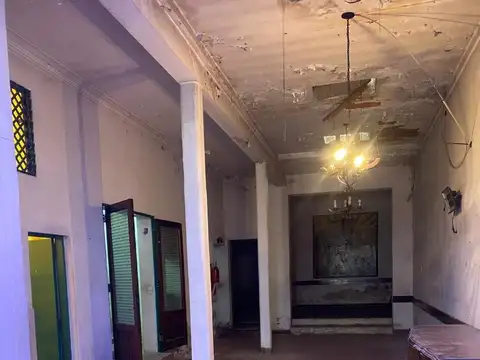 Avenida Bartolome Mitre 300