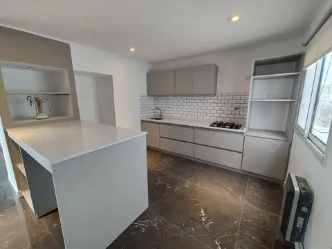 Depto Tipo Casa 3 ambientes con 2 baños