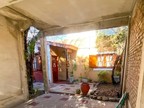 CASA EN VENTA CON LOCAL COMERCIAL EN GUERNICA