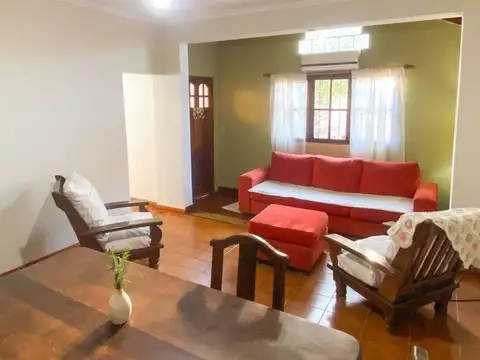 CASA EN VENTA CON LOCAL COMERCIAL EN GUERNICA