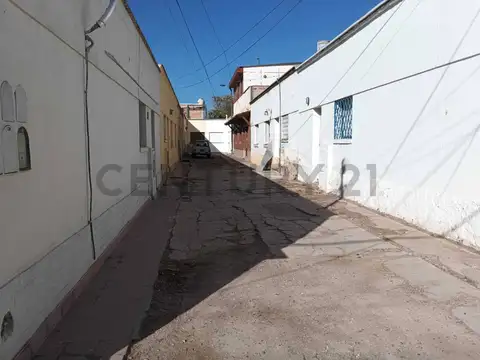 cabildo abierto 1638 1600, Piso 0