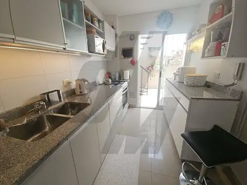Depto Tipo Casa en Venta en Villa del Parque, USD 168.000