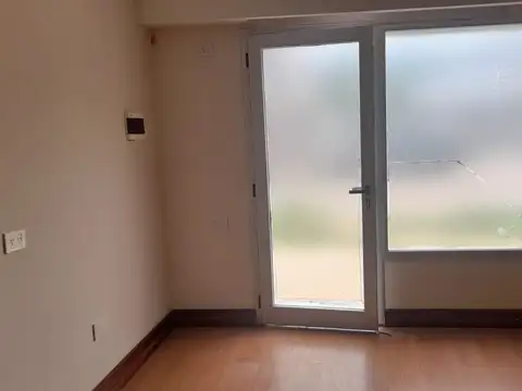 calle 33 entre 10 y 11 700