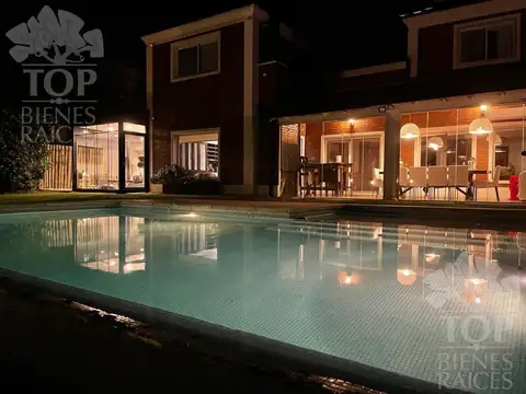 Casa en Alquiler con 1 cochera