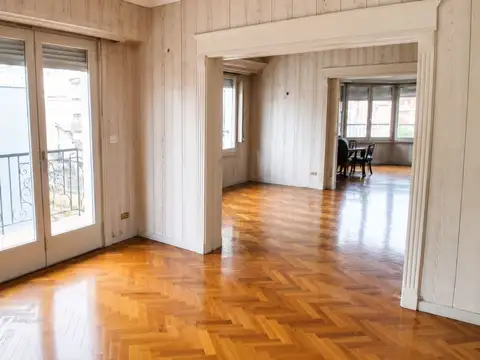 VENTA SEMIPISO 4 AMB + DEP. Y COCHERA - CENTRO
