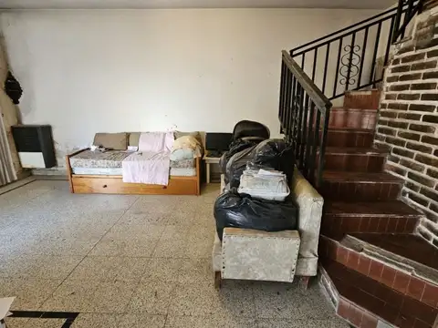 Casa centrica, excelente ubicacion. Oportunidad de refaccion
