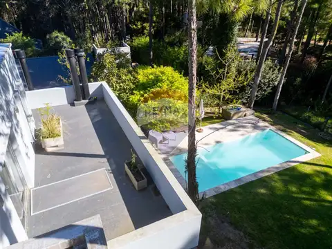 Vendo Casa en Pinamar 4 ambientes con pileta