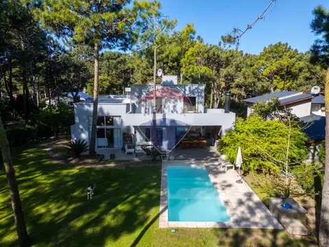 Casa 6 ambientes con 3 baños