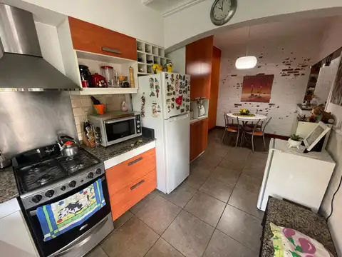 EXCELENTE CASA TIPO PH TOTALMENTE INDEPENDIENTE. 3 DORMIT + ENTREPISO.