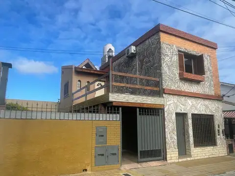 EXCELENTE CASA TIPO PH TOTALMENTE INDEPENDIENTE. 3 DORMIT + ENTREPISO.