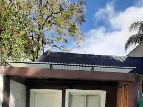 Venta de PH, monoambiente con jardin. Barrio Parque El Rocío