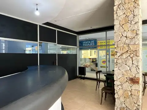 Venta Local Pinamar Centro, excelente ubicación.