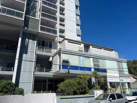 Venta Local Pinamar Centro, excelente ubicación.