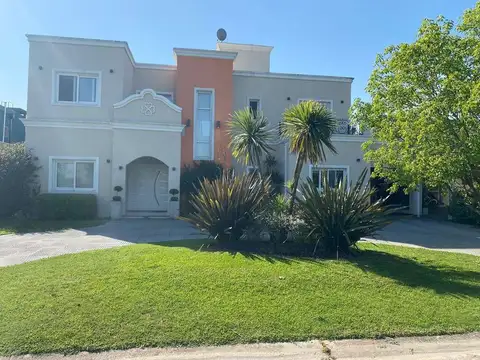 CASA DE 5 AMB EN 2 PLANTAS BARRIO CERRADO BRICKLAND