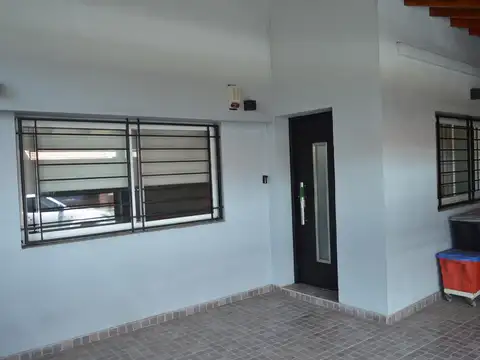 Casa en Venta en Bernal Oeste, USD 115.000