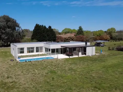 Casa moderna nueva! Club de Campo LA RANITA - Luján