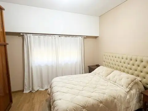 Casa en Venta con 5 cocheras