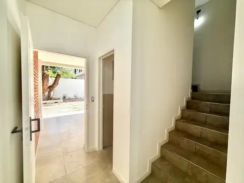Depto Tipo Casa en Venta con 2 cocheras