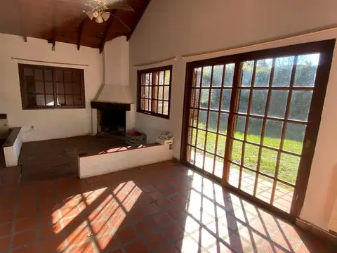 Casa 4 ambientes con 1 baño