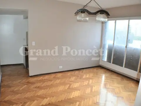 Venta Departamento de 2 ambientes con balcón