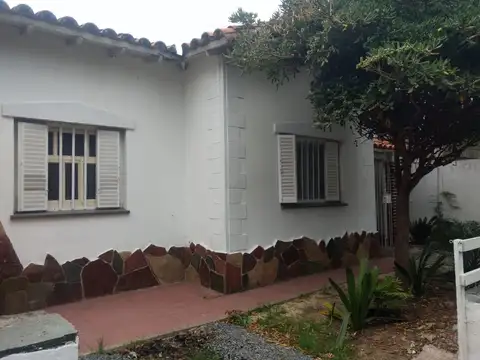 ALQUILER CASA EN BERNAL