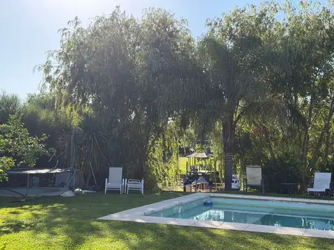 Casa en Alquiler con 1 cochera