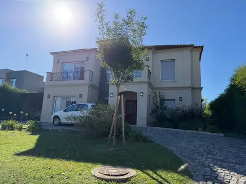 Casa en Alquiler en San Marco, USD 6.000