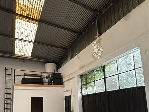 Galpon en Venta 10  mts Frente