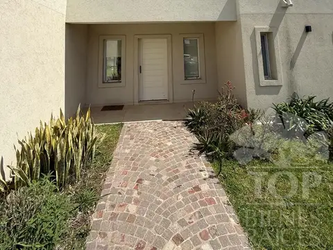 Casa en Alquiler de 4 dormitorios