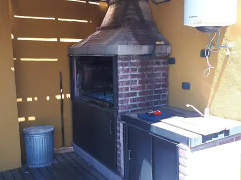 Dpto tipo casa 3 amb con Terraza y parrilla