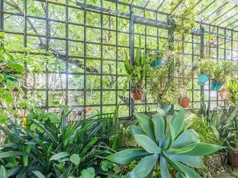 CASA EN VENTA CON TERRAZA Y PATIO EN MONTE CASTRO