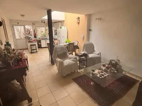 Casa 2 ambientes con 1 baño