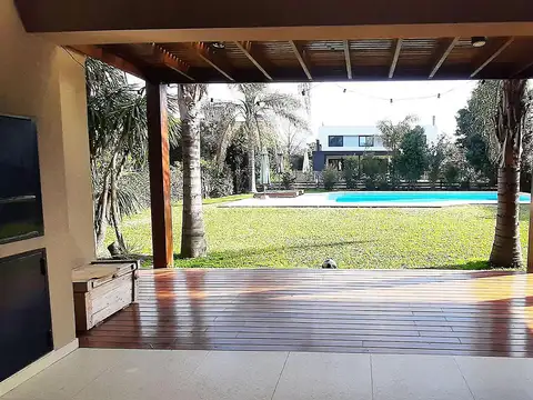 Casa 5 ambientes con 3 baños