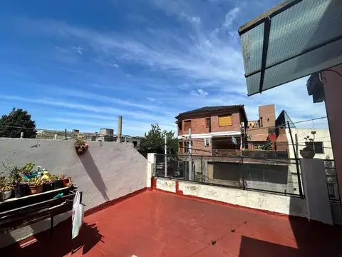 Depto Tipo Casa 3 ambientes con 2 baños
