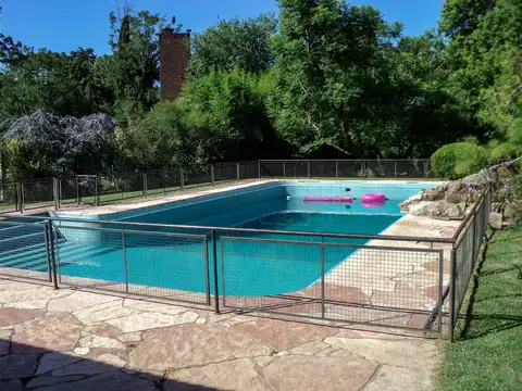 NUEVO VALOR -Parque Leloir-Casa en venta- 2600 m2-3 dorm.