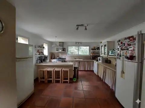 Casa en Venta con 5 cocheras