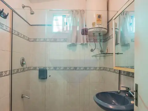 Venta casa 3 dormitorios, 2 baños. Brazo Oriental