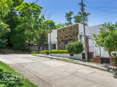 Casa 6 ambientes con 1 baño
