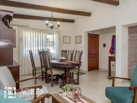 Venta de Casa de 3 Dormitorios en Tres Cerritos sobre Los Alisos al 200, Salta Capital