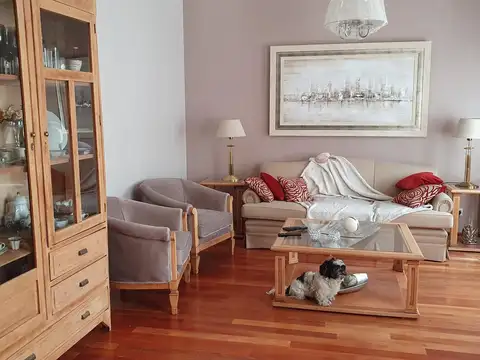 Depto Tipo Casa en Venta de 6 ambientes