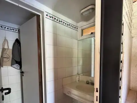 Casa 6 ambientes con 5 baños