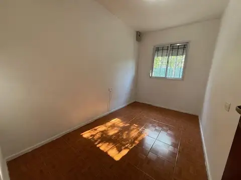 Casa en Alquiler con 1 cochera