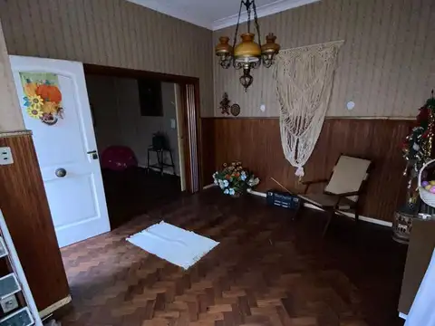 Casa 4 ambientes con 1 baño