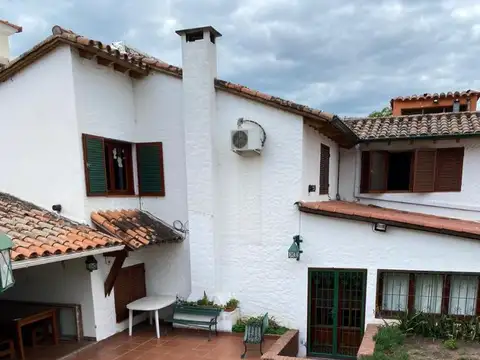 Casa 4 ambientes con 3 baños