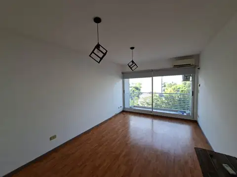 L Viale 1800, Piso 5