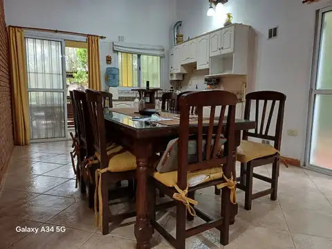 Casa en Venta con 3 cocheras