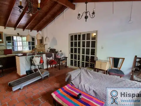 Casa 4 ambientes con 2 baños