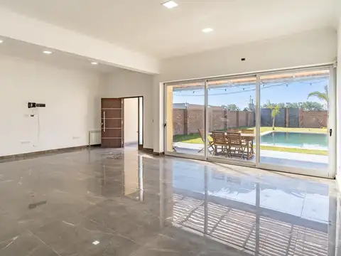 Casa en Venta en Pueblo Esther, USD 229.000