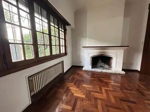 Casa 5 ambientes con 4 baños